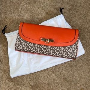 DKNY HANDBAG, comes with a duster bag.